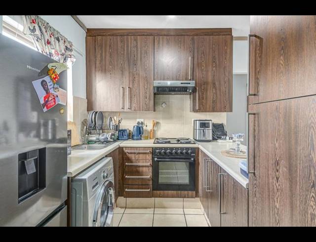 1 BEDROOM APARTMENT FOR SALE IN LONEHILL